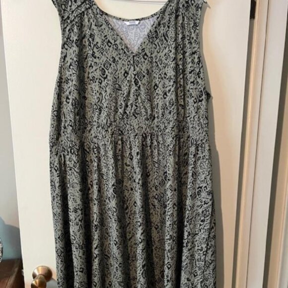 green and black summer dress - Picture 1 of 4